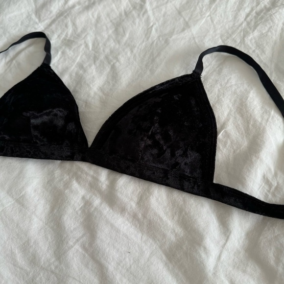Dynamite black velour bralette - Picture 2 of 8